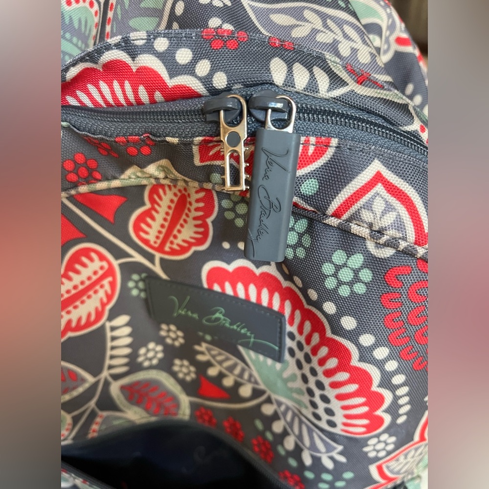 Vera Bradley Lighten Up Backpack in RETIRED Nomadic Floral - Picture 7 of 7